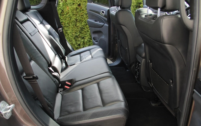 Jeep Grand Cherokee cena 132000 przebieg: 56000, rok produkcji 2020 z Rzgów małe 667